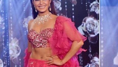 Photo of Jacqueline Fernandez stuns in this bright pink lehenga at the Wedding Junction Show