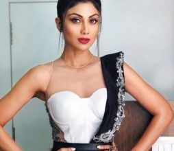 Photo of Shilpa Shetty Kundra monochrome look in this fierce corset sari