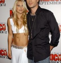 Photo of Singer Enrique Iglesias and Anna Kournikova has welcomed twin children