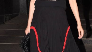 Photo of Shraddha Kapoor looks elegant in this pleated black skirt