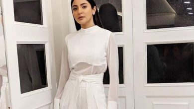 Photo of Anushka Sharma looks cool in this all white outfit