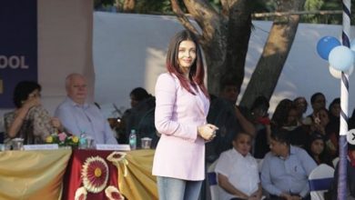 Photo of Aishwarya Rai Bachchan stuns in this blazer-jeans combo