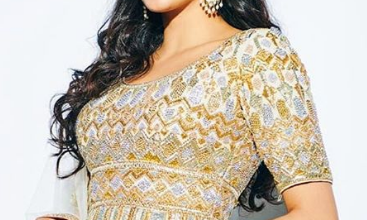 Photo of Jahnvi Kapoor looks gorgeous in this Abu Jani Sandeep Khosla ensemble