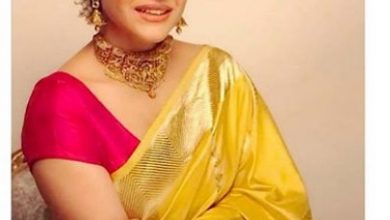 Photo of Kajol looks absolutley stunning in this Raw Mango sari