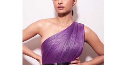 Photo of Radhika Apte stuns in this metallic purple top