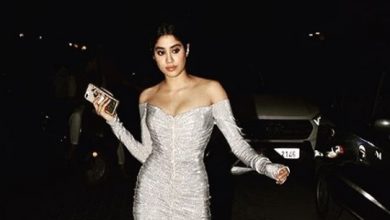 Photo of Janhvi Kapoor stuns in this shimmery dress