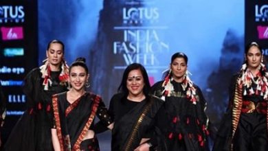 Photo of Karisma Kapoor walks the ramp at the Lotus Make-Up India Fashion Week 2019