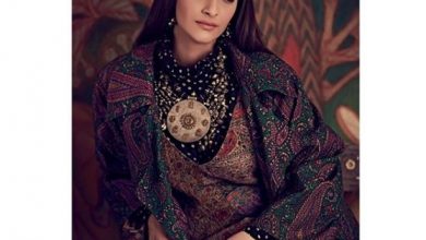 Photo of Sonam Kapoor stuns in this Sabyasachi Mukherjee outfit