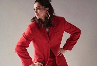 Photo of Deepika Padukone looked gorgeous in a red pantsuit