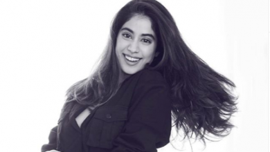 Photo of Janhvi Kapoor looks hot in a mini blazer dress