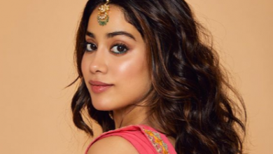 Photo of Janhvi Kapoor looks goregous in an Arpita Mehta sari