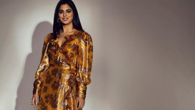 Photo of Isha Ambani looks gorgeous in a wrap dress