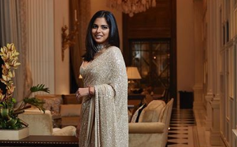 Photo of Isha Ambani looks gorgeous at the wedding party of Armaan Jain and Anissa Malhotra