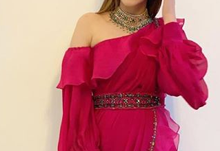 Photo of Kriti Sanon looks gorgeous in fuchsia jumpsuit