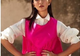 Photo of Sayani Gupta Looks Summer Ready In This Hot Pink Dress