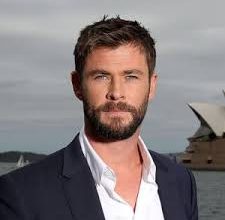 Photo of Chris Hemsworth to swim with sharks for Nat Geo special