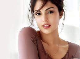 Photo of Rhea Chakraborty opens DMs, offers help during these tough times