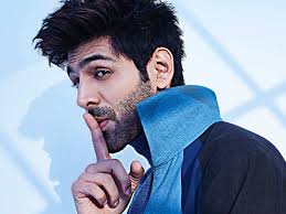 Photo of Here’s why Kartik Aaryan calls Varun Dhawan ‘aadarsh pati’ on social media