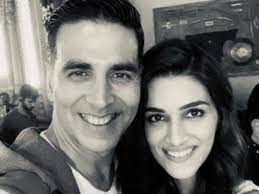 Photo of Akshay Kumar-Kriti Sanon portray Bachchhan Paandey’s caring side in new song Meri Jaan, Meri Jaan